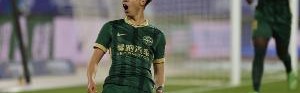 足球报：王钰栋等年轻人展示活力潜能 给困顿的中国足球增加亮色
