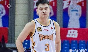效率很高！贾明儒半场4中3&amp;三分3中2 得到9分2助攻